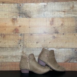 Lov Mark Suede Ankle Boots